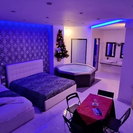 White Room Idromassaggio Su Richiesta نابولي المظهر الخارجي الصورة