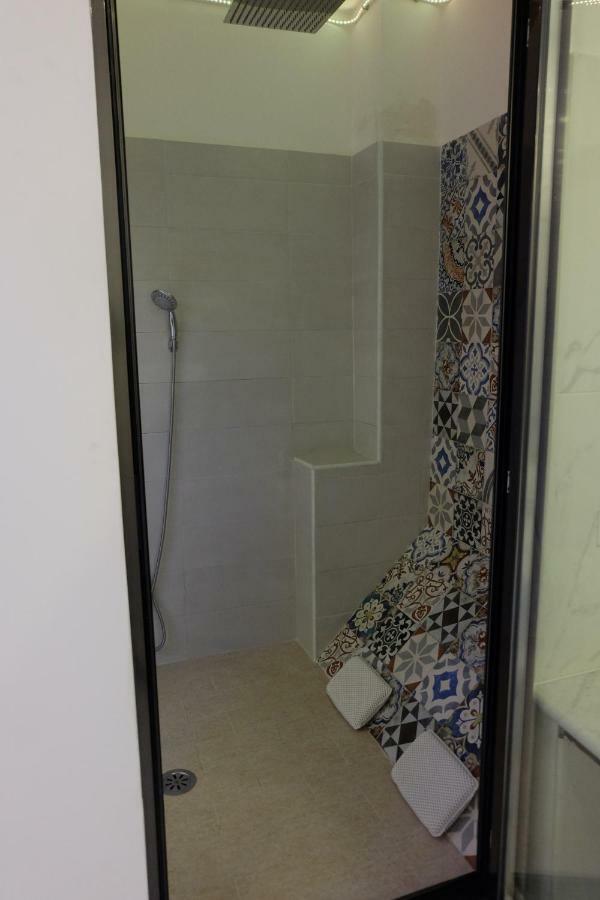 White Room Idromassaggio Su Richiesta نابولي المظهر الخارجي الصورة