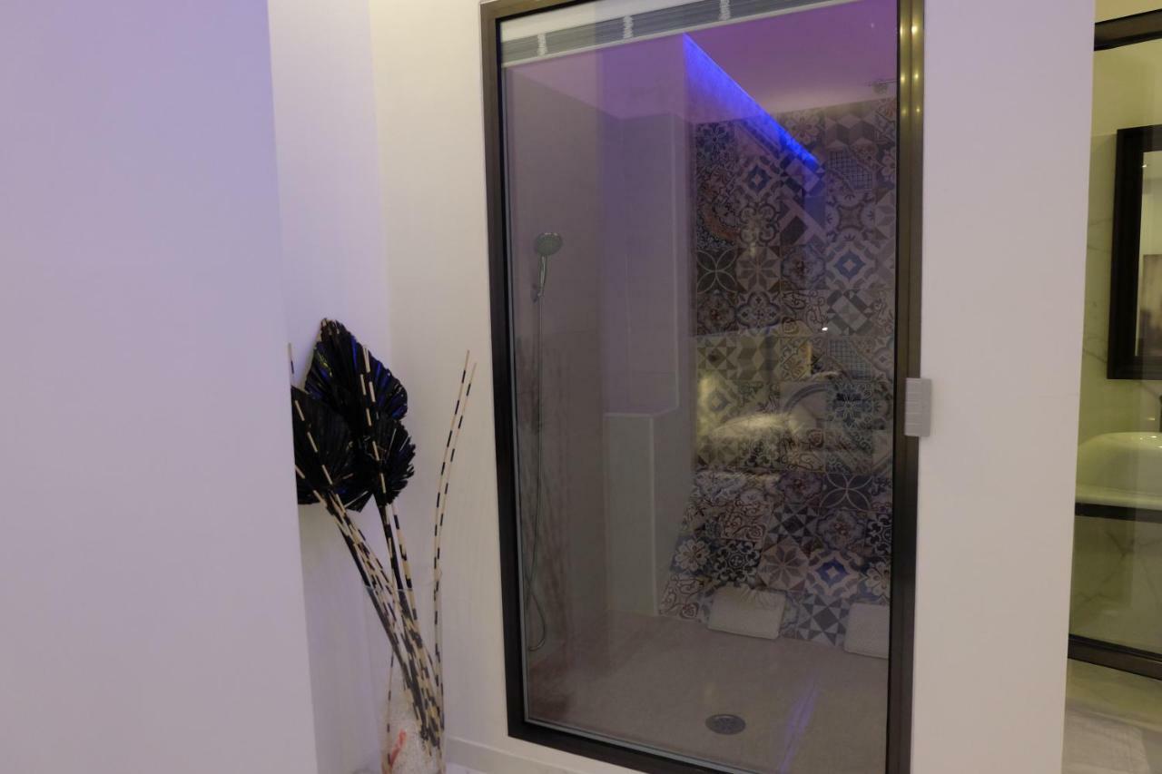 White Room Idromassaggio Su Richiesta نابولي المظهر الخارجي الصورة