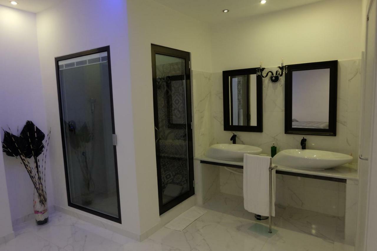 White Room Idromassaggio Su Richiesta نابولي المظهر الخارجي الصورة