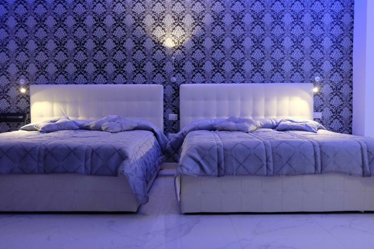 White Room Idromassaggio Su Richiesta نابولي المظهر الخارجي الصورة