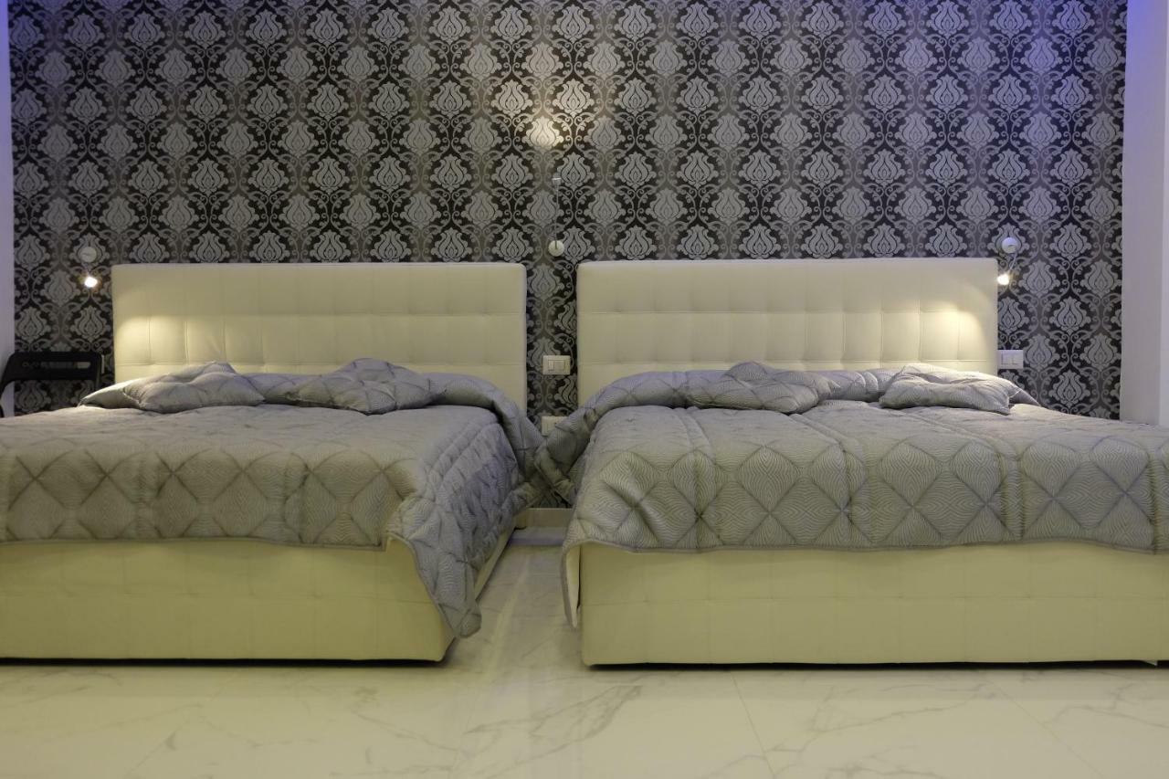White Room Idromassaggio Su Richiesta نابولي المظهر الخارجي الصورة