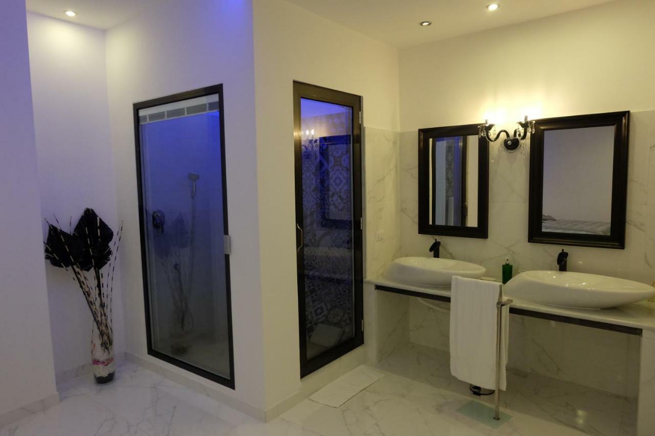 White Room Idromassaggio Su Richiesta نابولي المظهر الخارجي الصورة