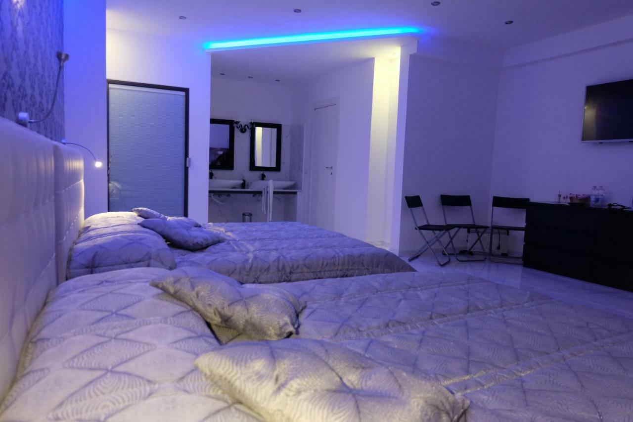 White Room Idromassaggio Su Richiesta نابولي المظهر الخارجي الصورة