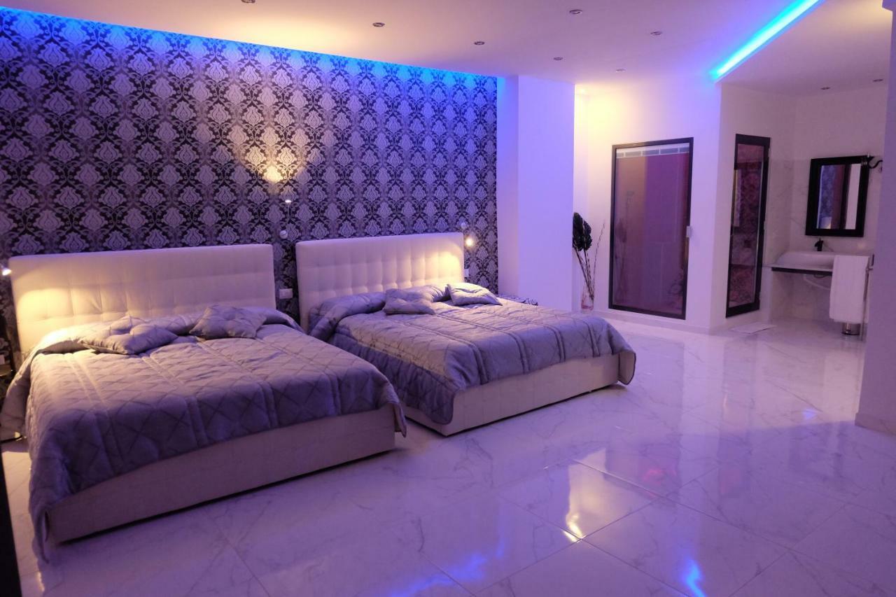 White Room Idromassaggio Su Richiesta نابولي المظهر الخارجي الصورة