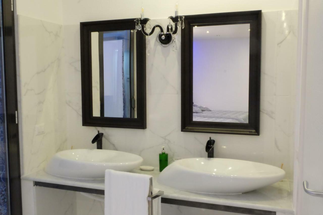 White Room Idromassaggio Su Richiesta نابولي المظهر الخارجي الصورة