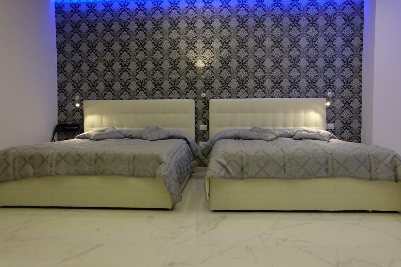 White Room Idromassaggio Su Richiesta نابولي المظهر الخارجي الصورة