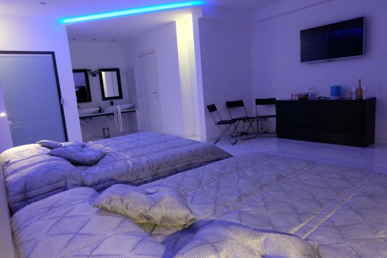 White Room Idromassaggio Su Richiesta نابولي المظهر الخارجي الصورة