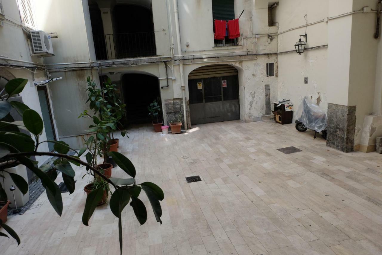 White Room Idromassaggio Su Richiesta نابولي المظهر الخارجي الصورة